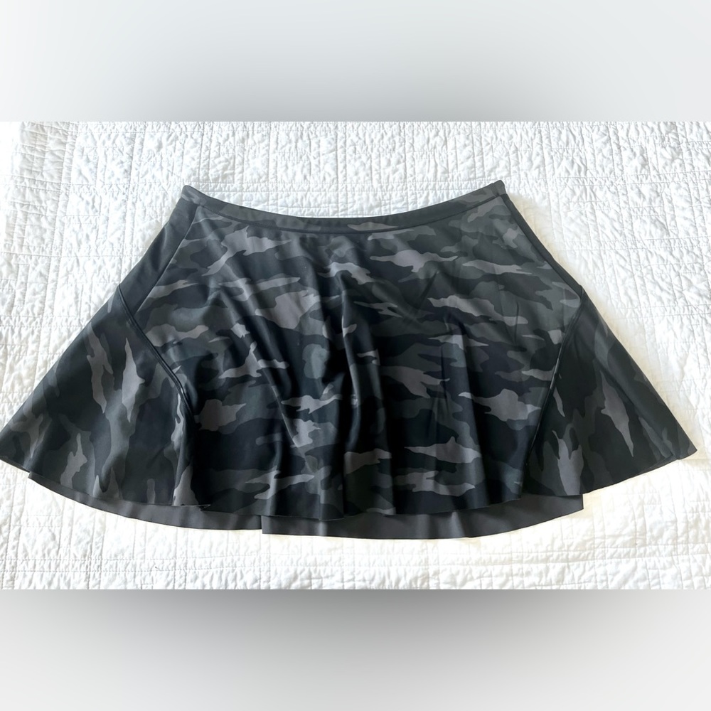 Athleta Match Point skirt sz L